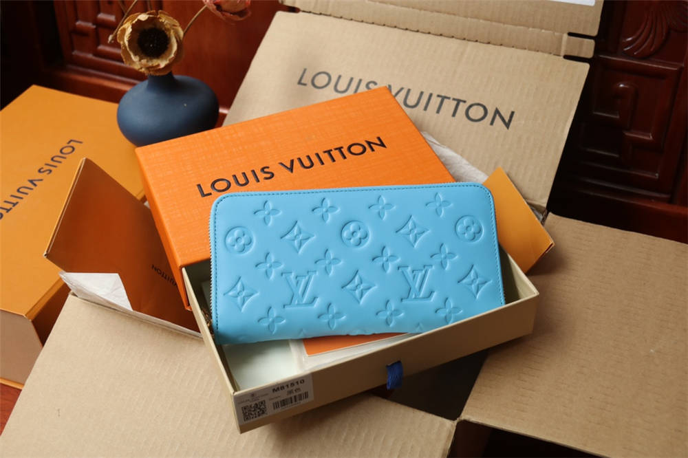 Louis Vuitton wallet M81510 Coussin 2025 new 